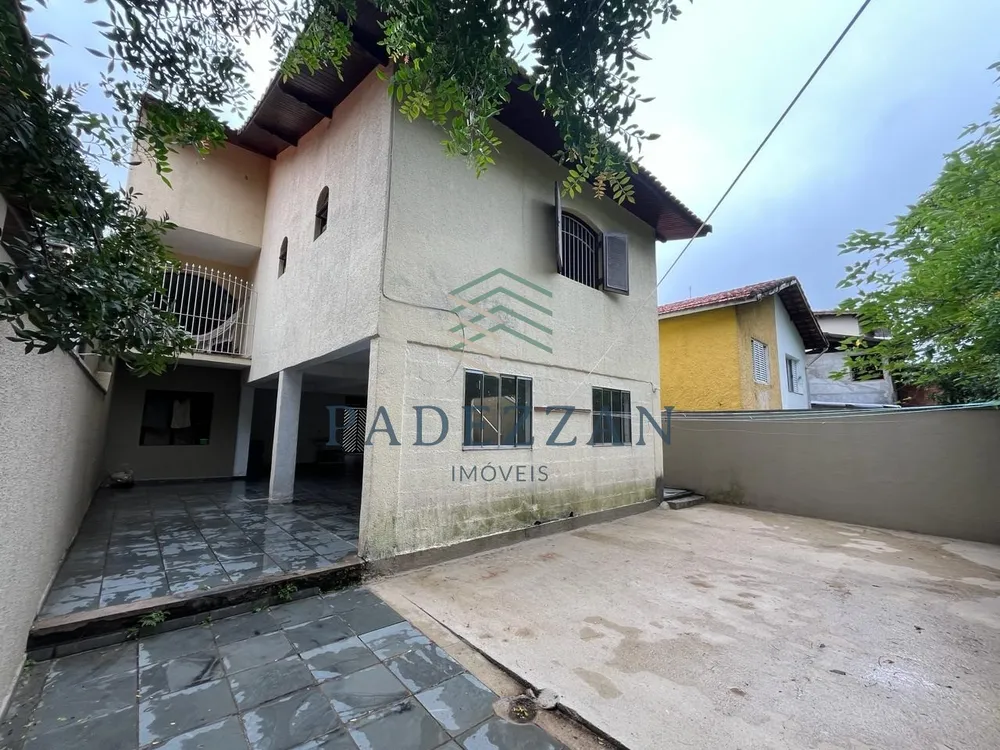 Casa, 3 quartos, 310 m² - Foto 1