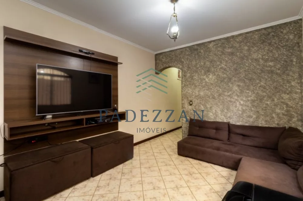 Casa à venda com 3 quartos, 240m² - Foto 2