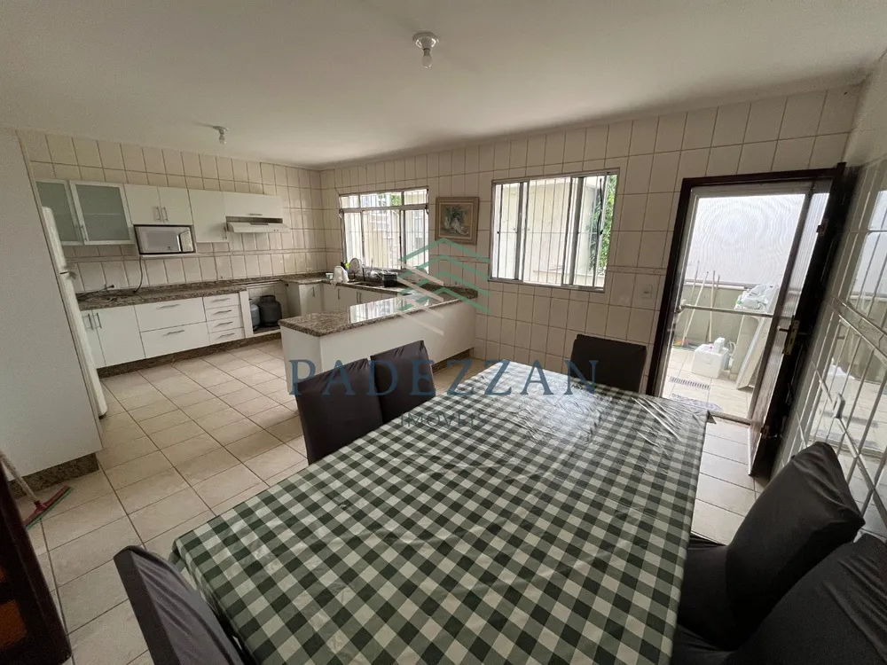 Casa, 5 quartos, 156 m² - Foto 1