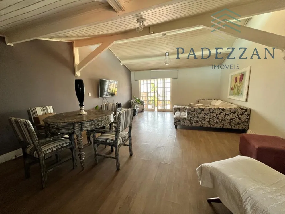 Casa, 3 quartos, 222 m² - Foto 2