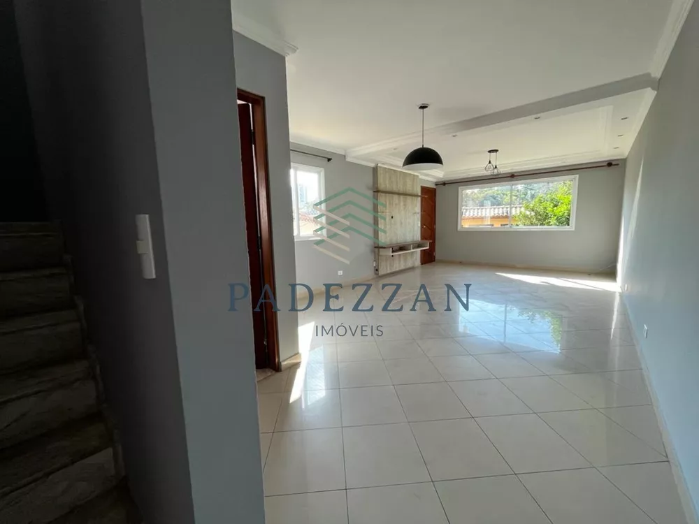 Casa à venda com 3 quartos, 184m² - Foto 4