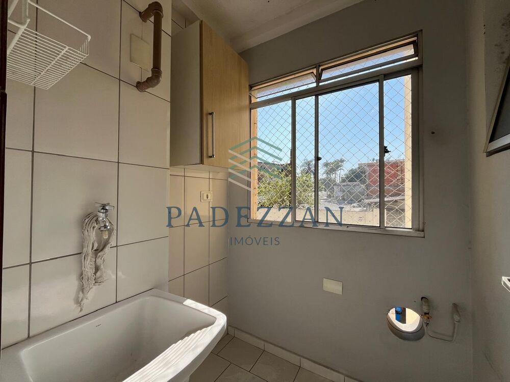 Apartamento à venda com 3 quartos, 60m² - Foto 2