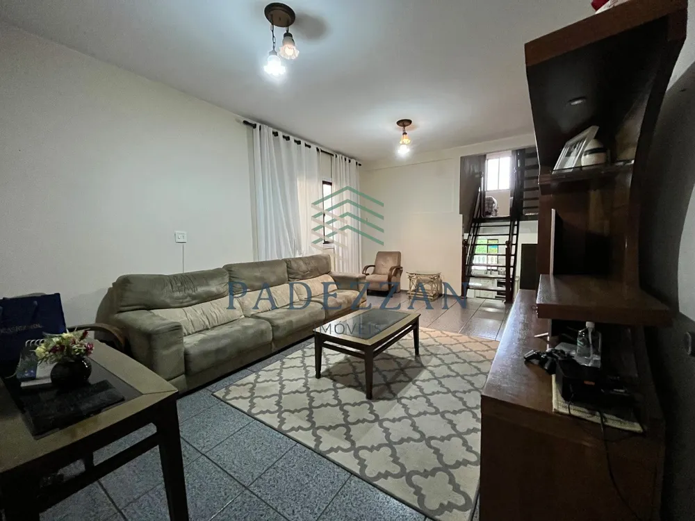 Casa, 3 quartos, 269 m² - Foto 1