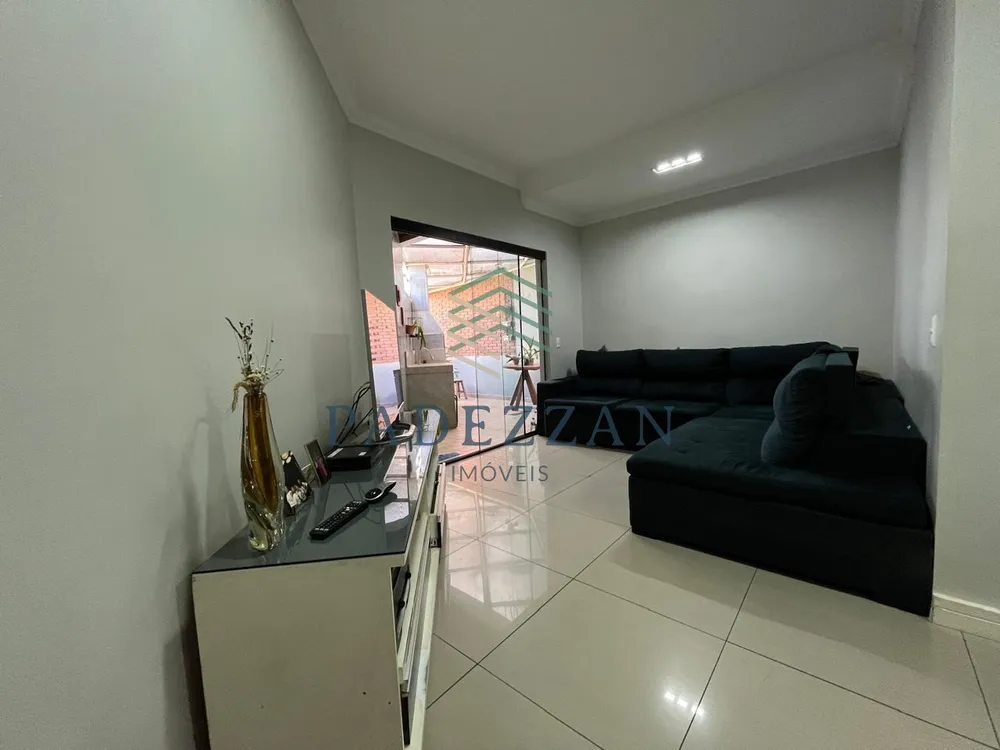 Casa, 3 quartos, 131 m² - Foto 1