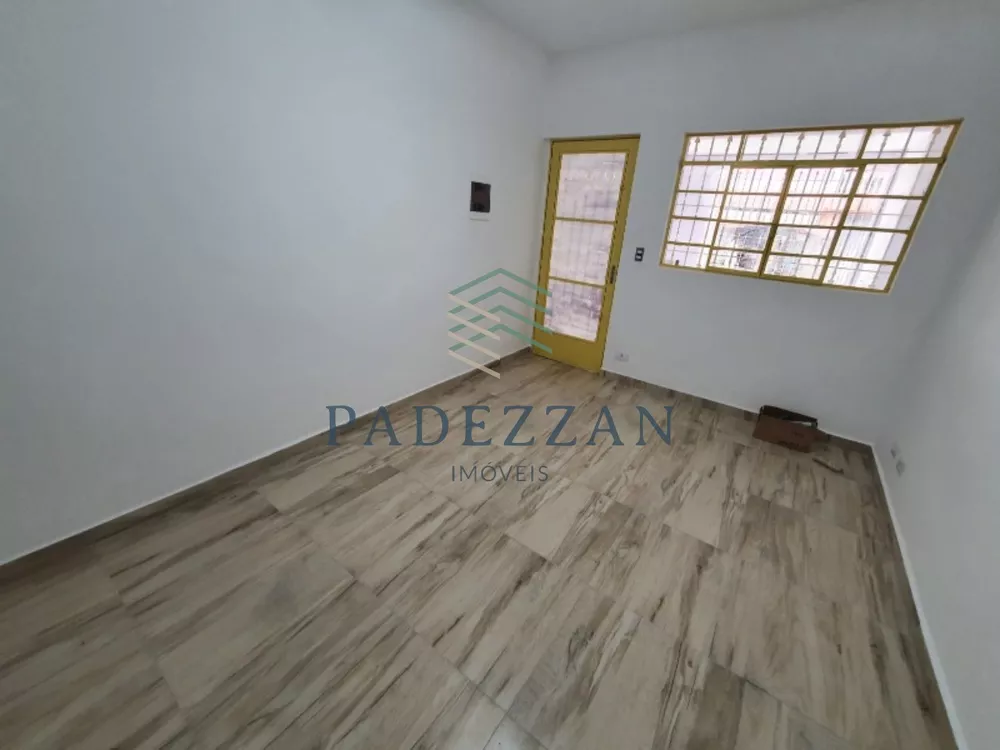 Casa à venda com 3 quartos, 64m² - Foto 4