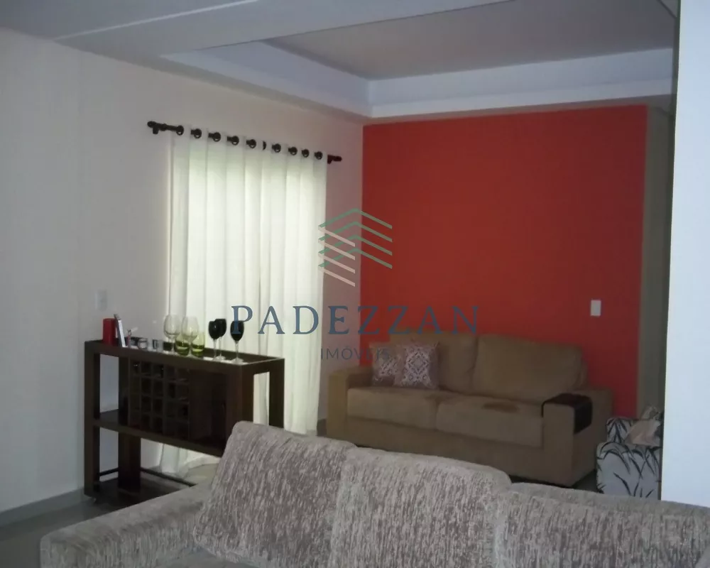 Casa à venda com 3 quartos, 170m² - Foto 2