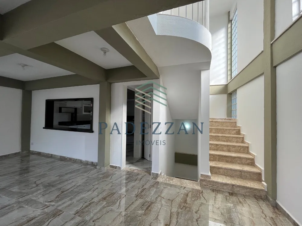Casa, 3 quartos, 220 m² - Foto 1