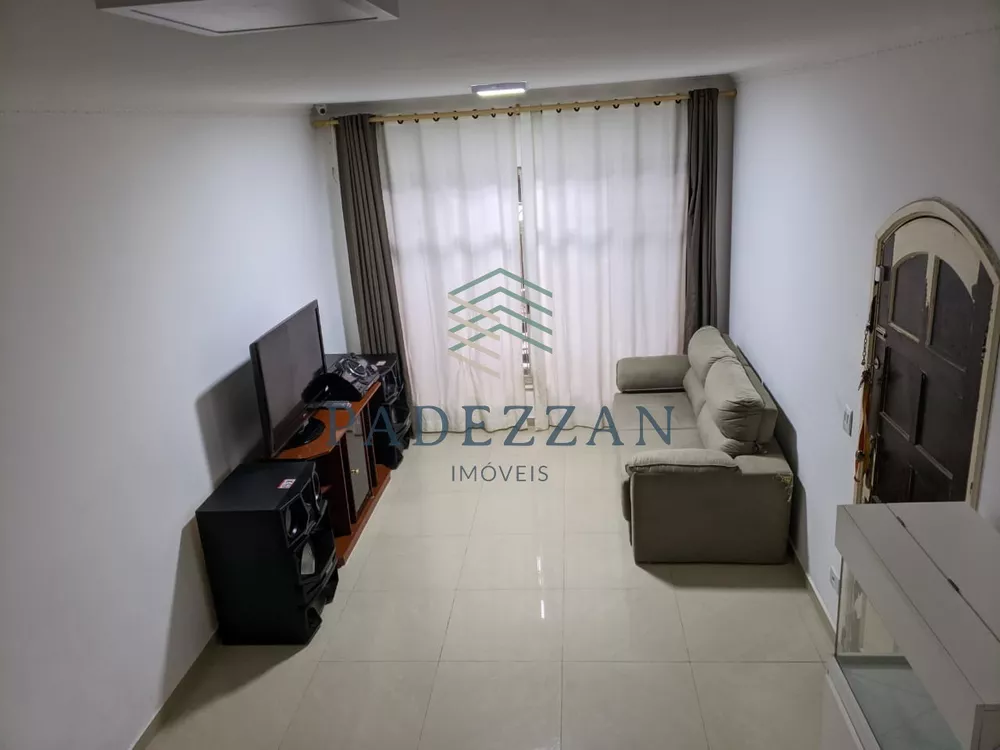 Casa à venda com 3 quartos, 118m² - Foto 1