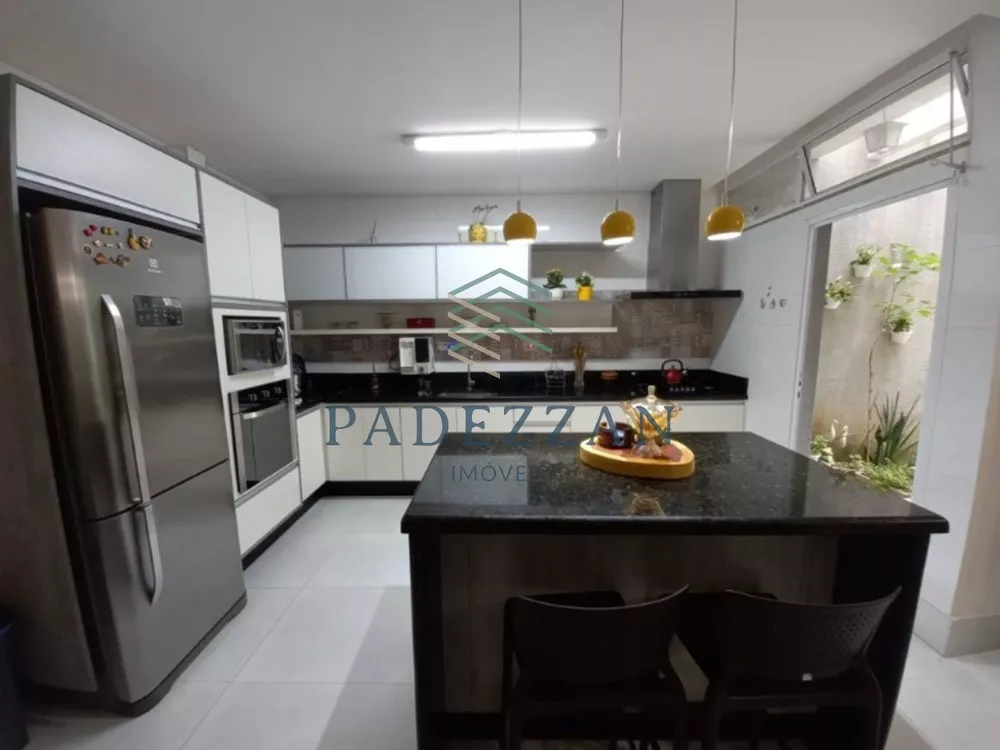 Casa à venda com 3 quartos, 140m² - Foto 2