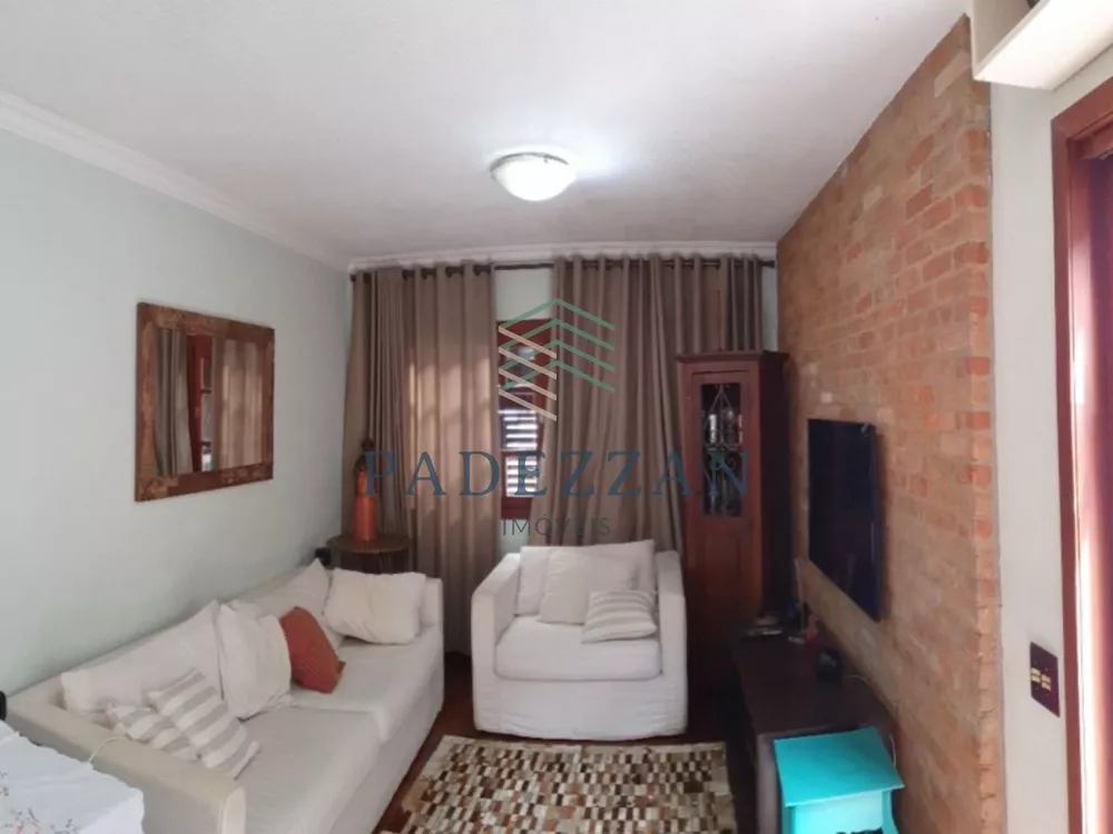 Casa à venda com 4 quartos, 185m² - Foto 1