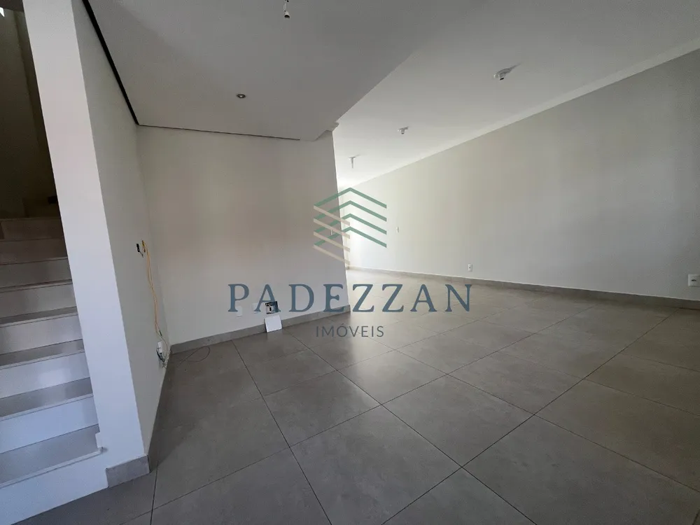 Casa, 3 quartos, 215 m² - Foto 2