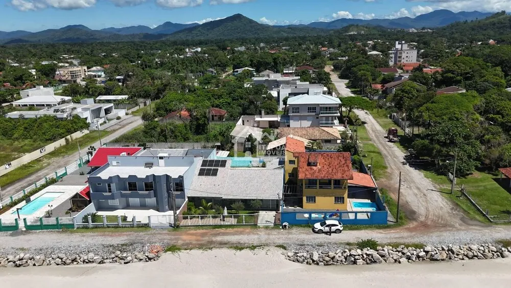 Casa, 5 quartos, 198 m² - Foto 1