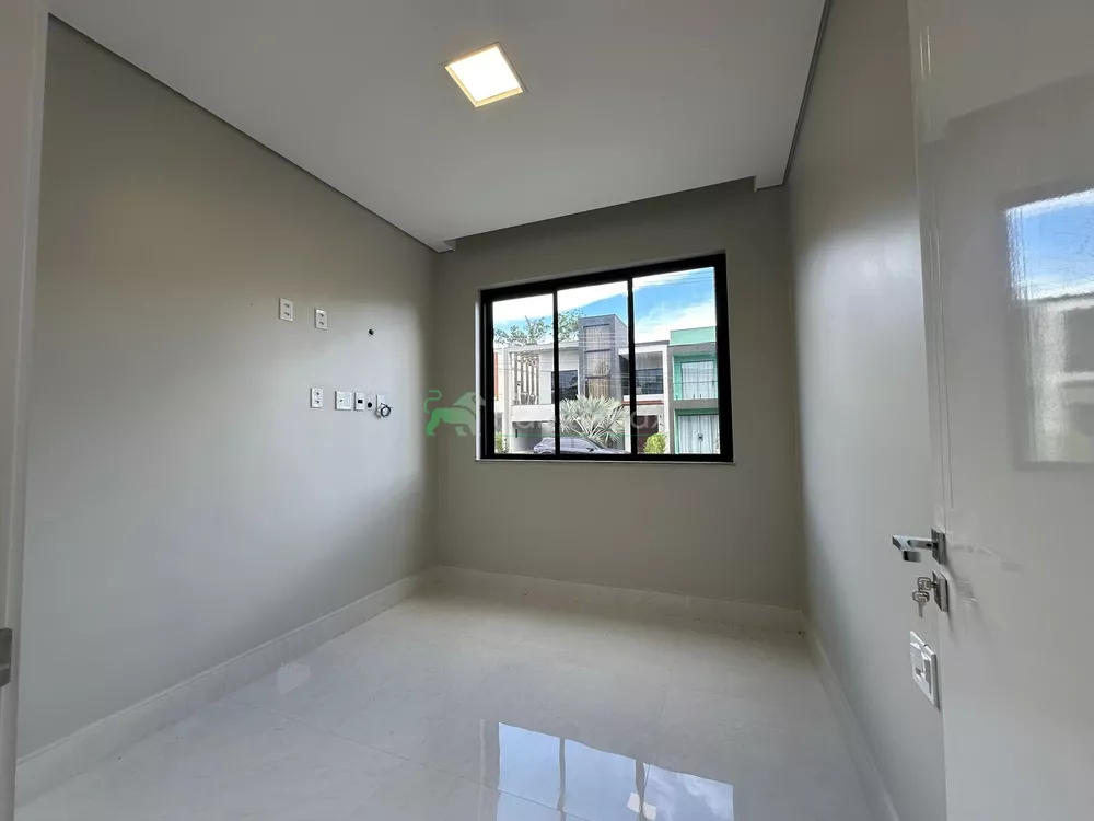 Casa, 3 quartos, 240 m² - Foto 1