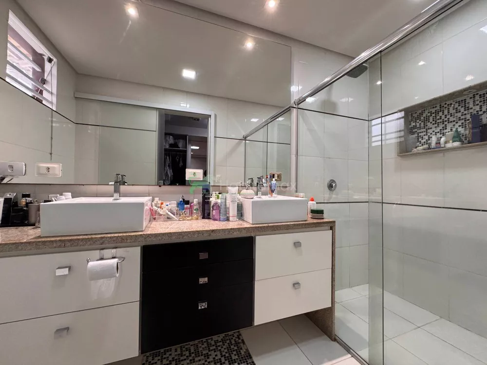 Casa, 3 quartos, 314 m² - Foto 1