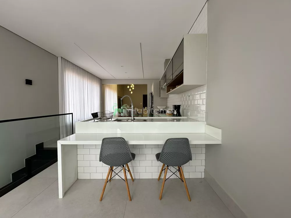 Casa, 3 quartos, 303 m² - Foto 2