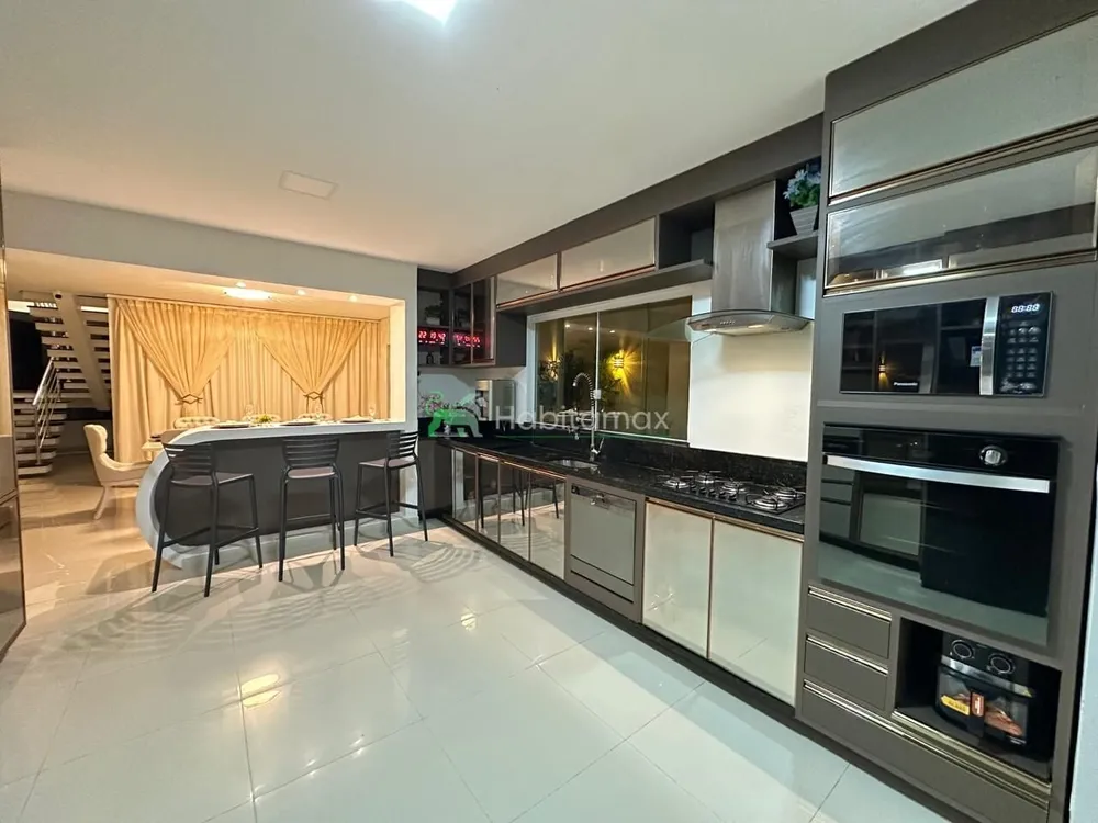 Casa, 3 quartos, 295 m² - Foto 15
