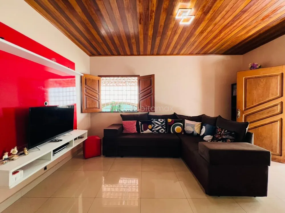 Casa, 3 quartos, 204 m² - Foto 1
