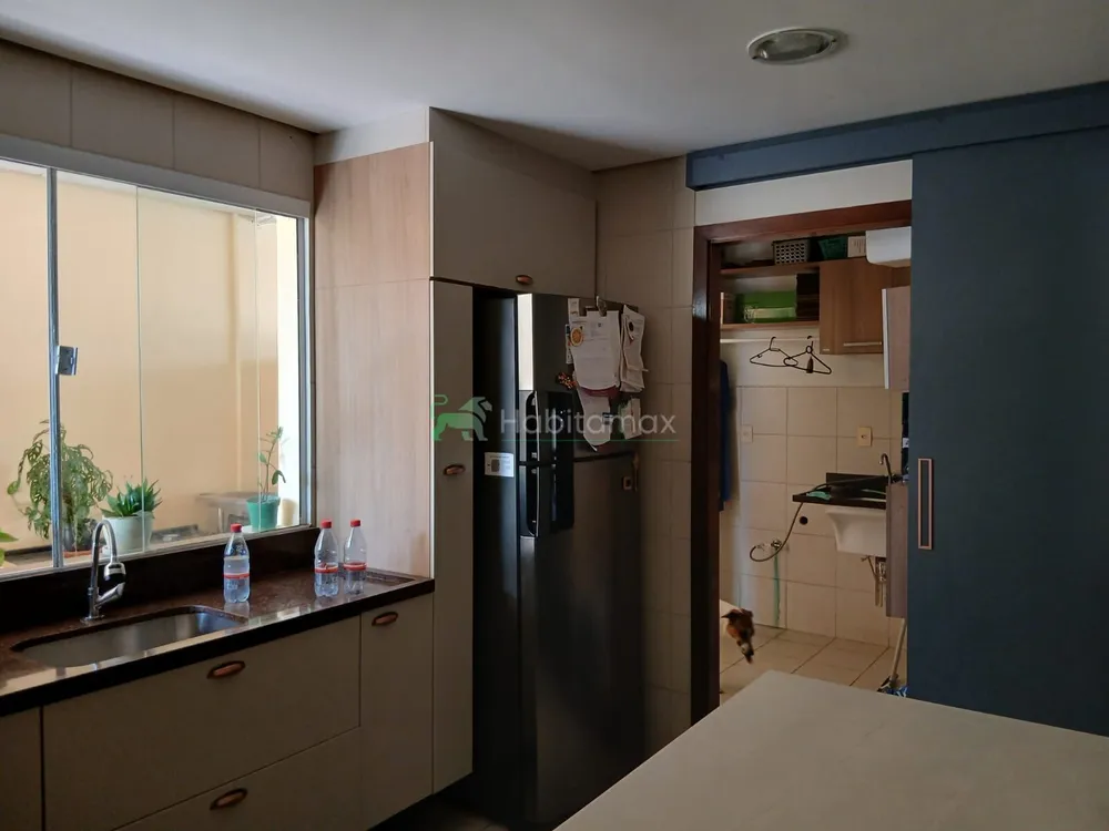 Casa, 3 quartos, 246 m² - Foto 2