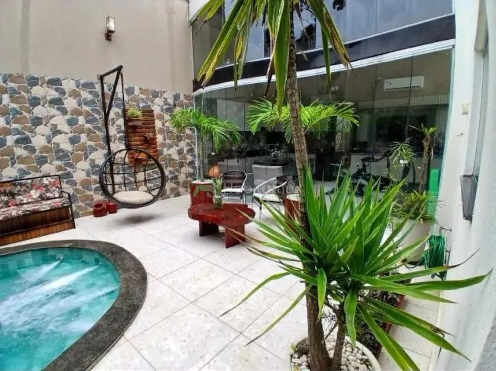 Casa, 4 quartos, 272 m² - Foto 2