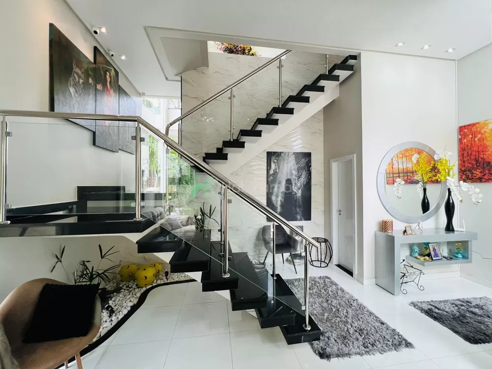 Casa, 4 quartos, 271 m² - Foto 1