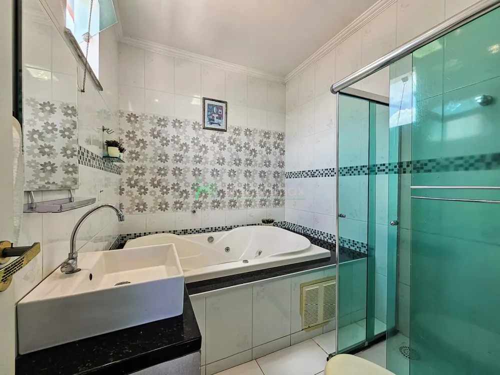 Casa, 5 quartos, 404 m² - Foto 1