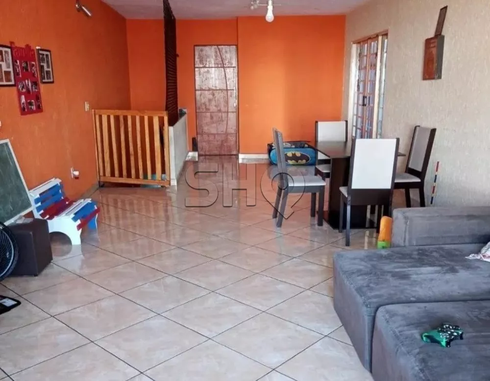 Sobrado à venda com 4 quartos, 320m² - Foto 1