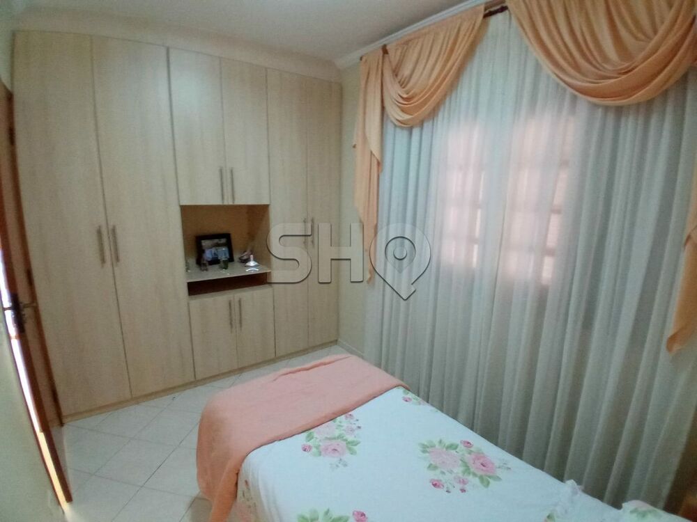 Sobrado, 3 quartos, 248 m² - Foto 1