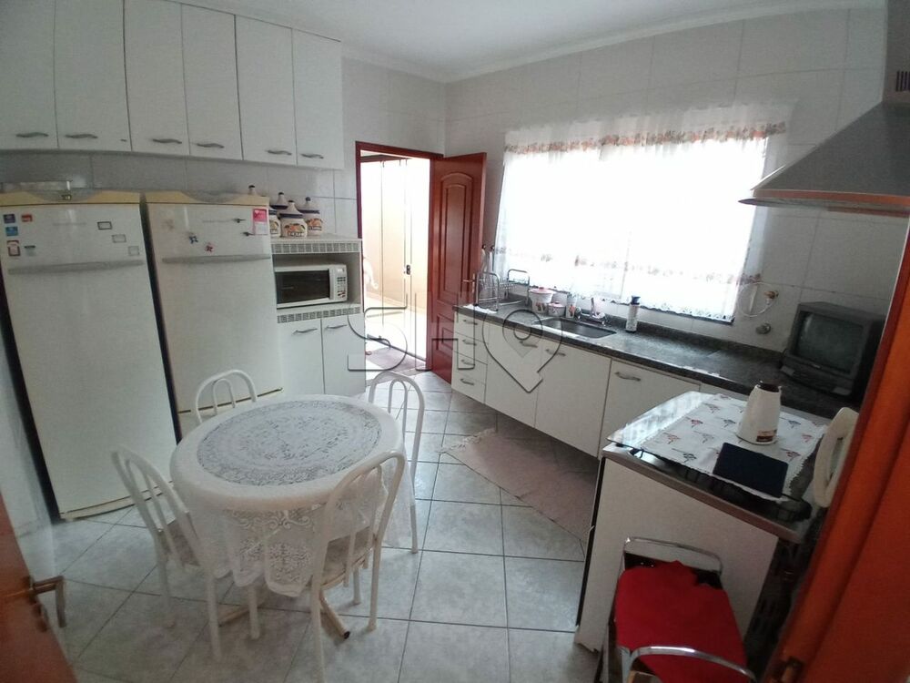 Sobrado, 3 quartos, 248 m² - Foto 2