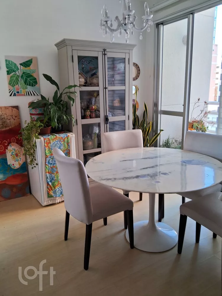 Apartamento à venda com 2 quartos, 70m² - Foto 1