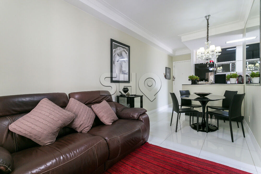 Apartamento à venda com 2 quartos, 70m² - Foto 2