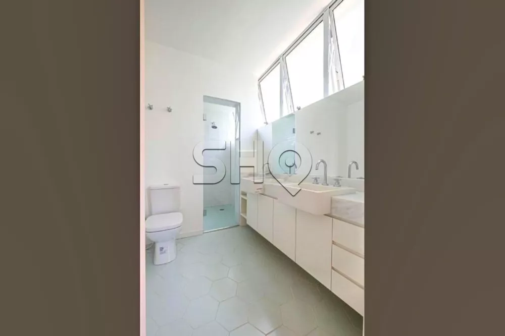 Apartamento para alugar com 3 quartos, 180m² - Foto 11