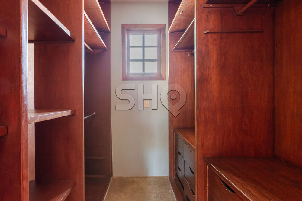 Casa para alugar com 4 quartos, 376m² - Foto 9