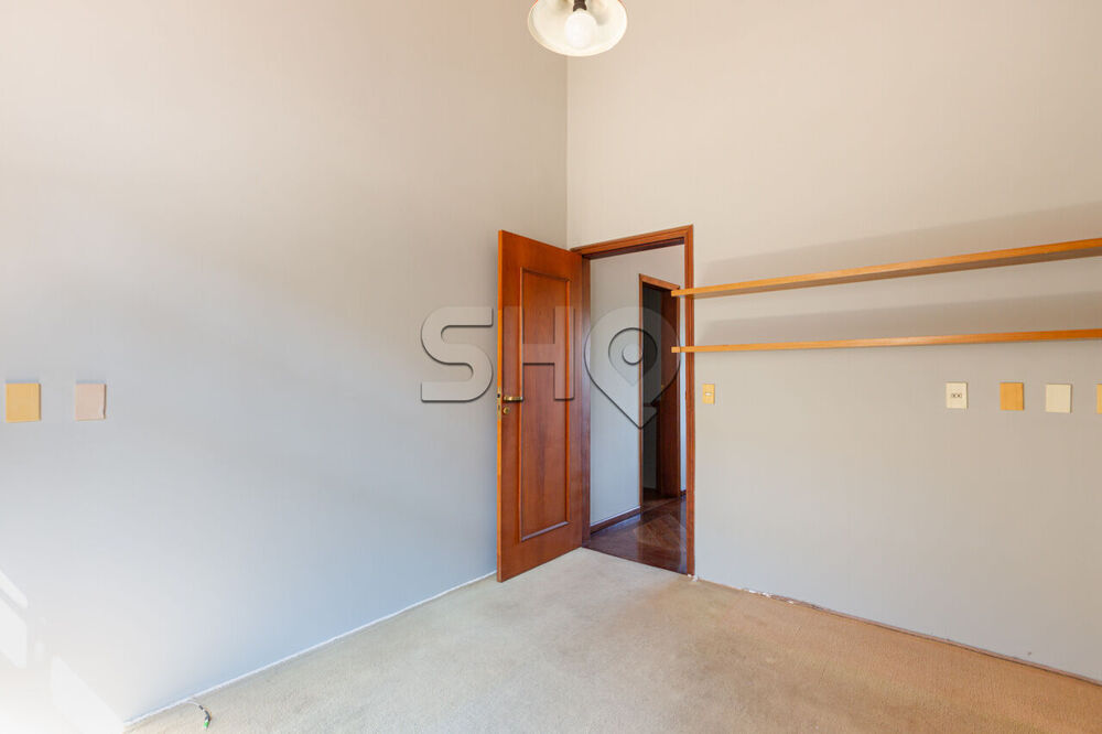 Casa para alugar com 4 quartos, 376m² - Foto 7