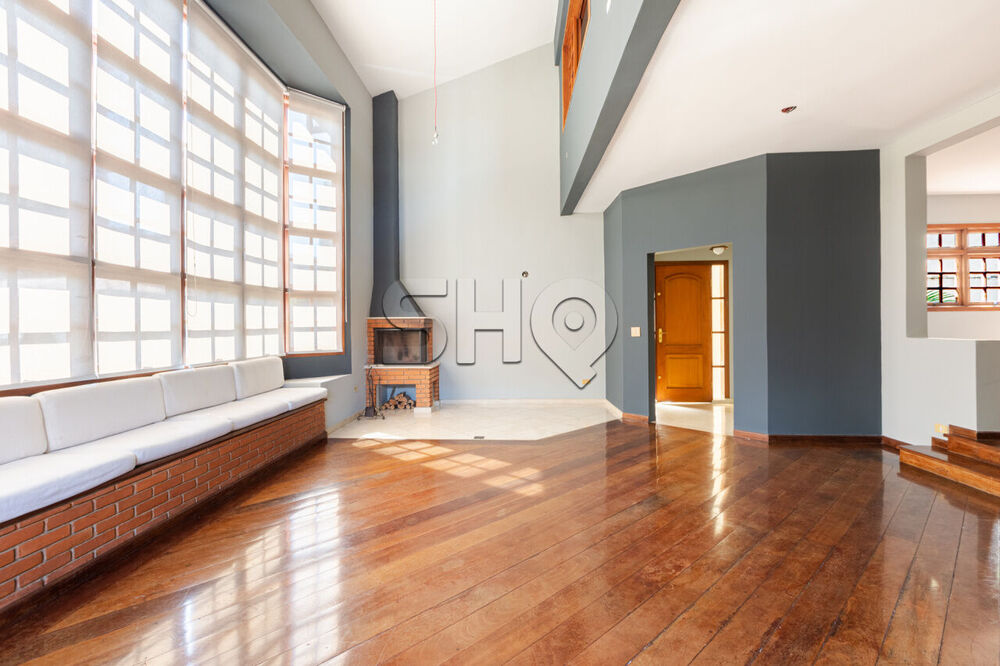 Casa para alugar com 4 quartos, 376m² - Foto 1