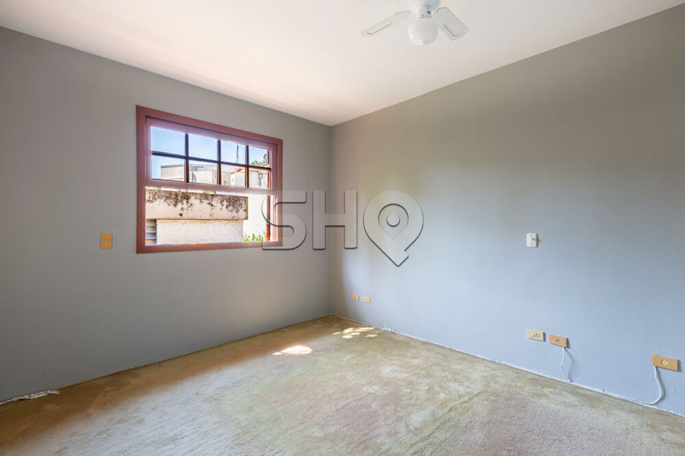 Casa para alugar com 4 quartos, 376m² - Foto 8