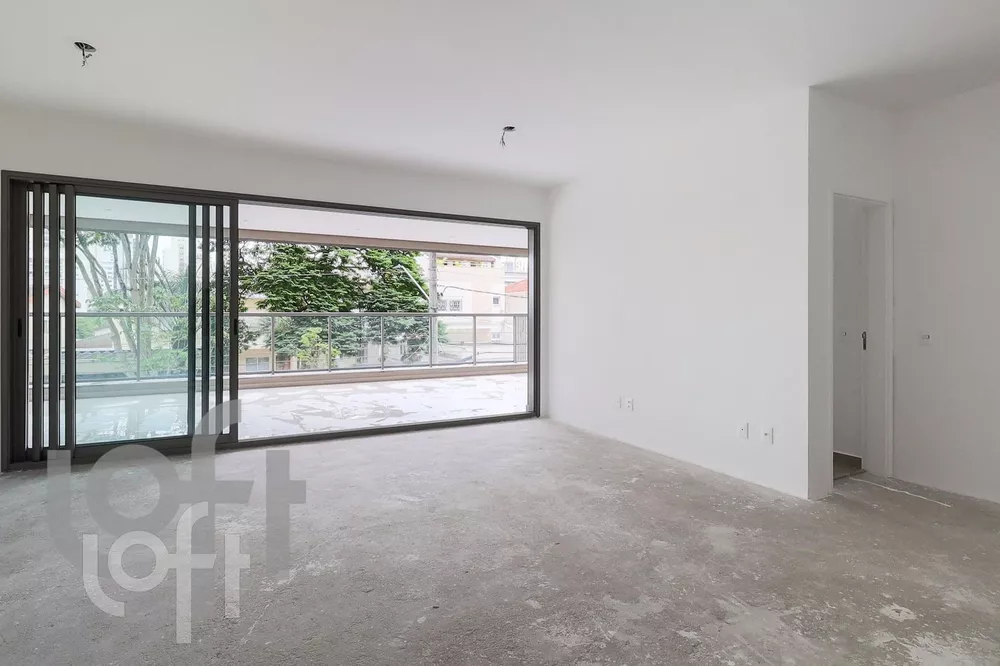 Apartamento à venda com 4 quartos, 216m² - Foto 1