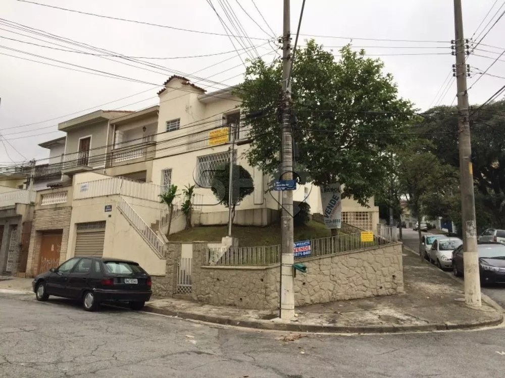 Sobrado à venda com 3 quartos, 240m² - Foto 1