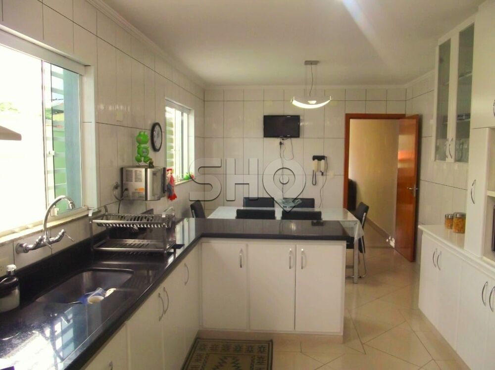 Sobrado, 3 quartos, 303 m² - Foto 4