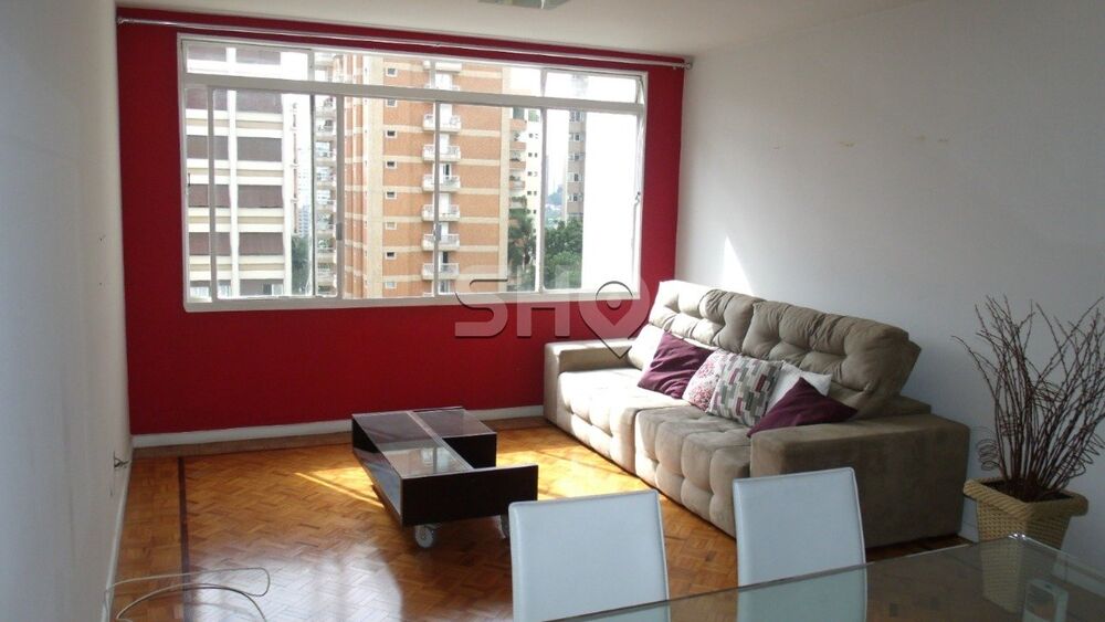 Apartamento para alugar com 20 quartos, 135m² - Foto 1