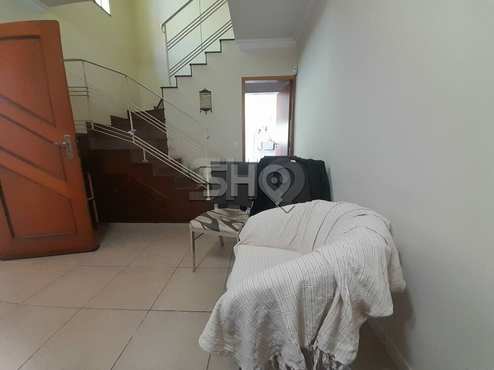 Casa à venda com 2 quartos, 120m² - Foto 2