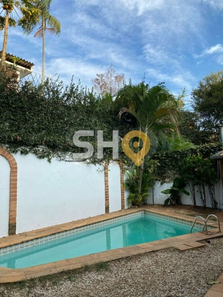 Casa à venda e aluguel com 5 quartos, 400m² - Foto 1