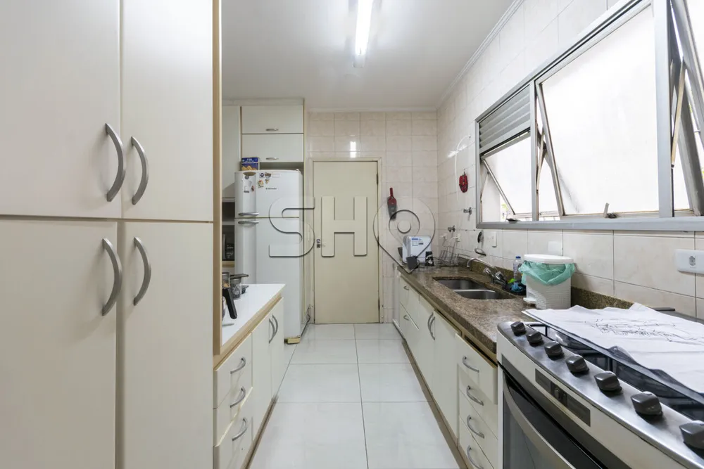Apartamento, 3 quartos, 220 m² - Foto 1