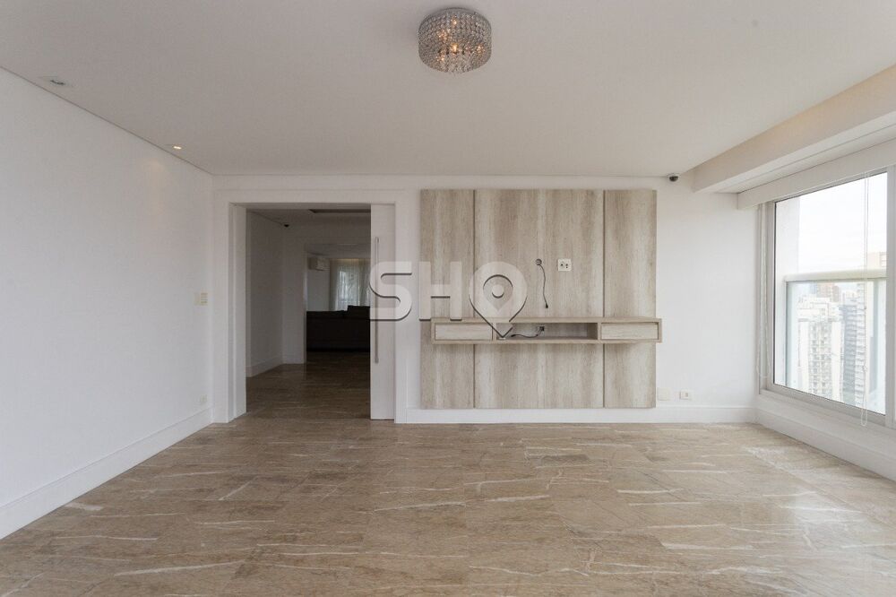 Apartamento à venda com 5 quartos, 560m² - Foto 1