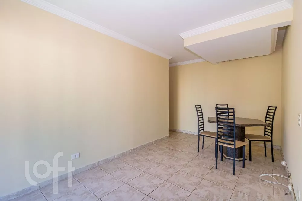 Apartamento à venda com 2 quartos, 62m² - Foto 1