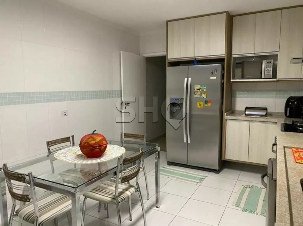 Sobrado à venda com 3 quartos, 240m² - Foto 4