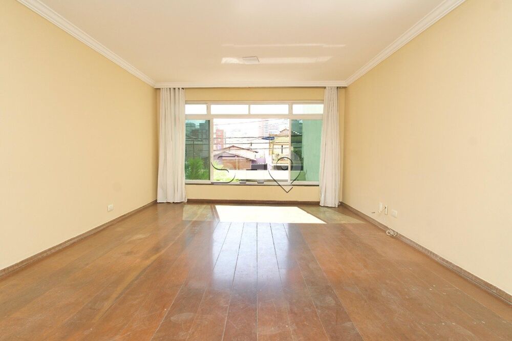 Casa para alugar com 3 quartos, 245m² - Foto 2