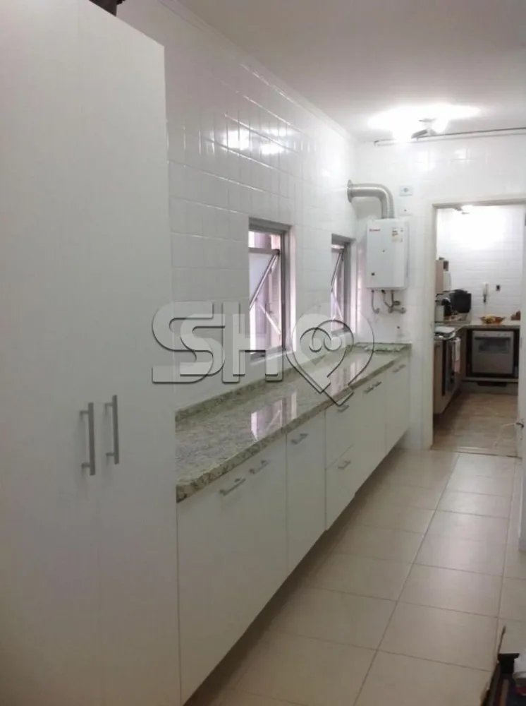 Apartamento, 3 quartos, 228 m² - Foto 1