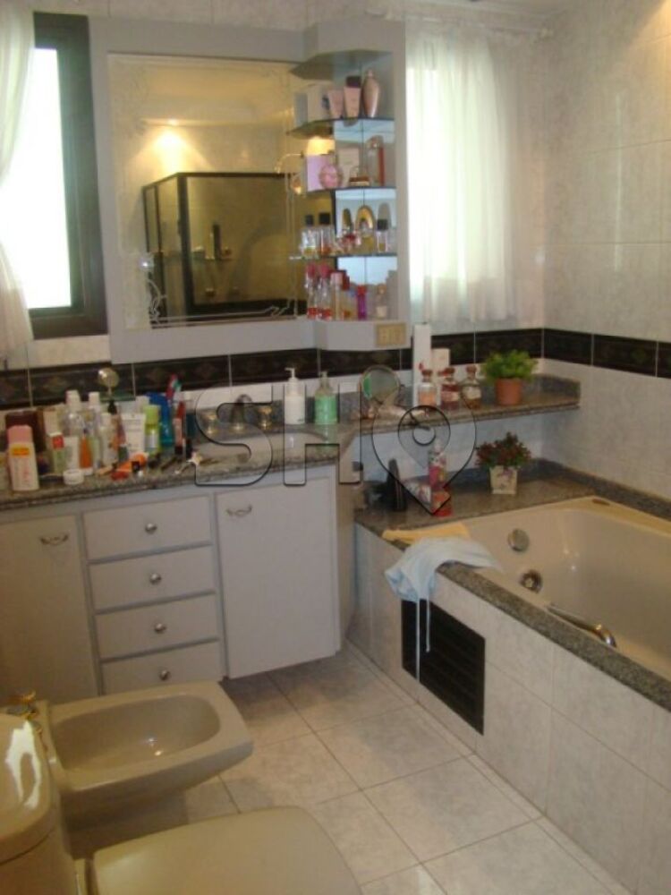 Apartamento à venda com 3 quartos, 221m² - Foto 15