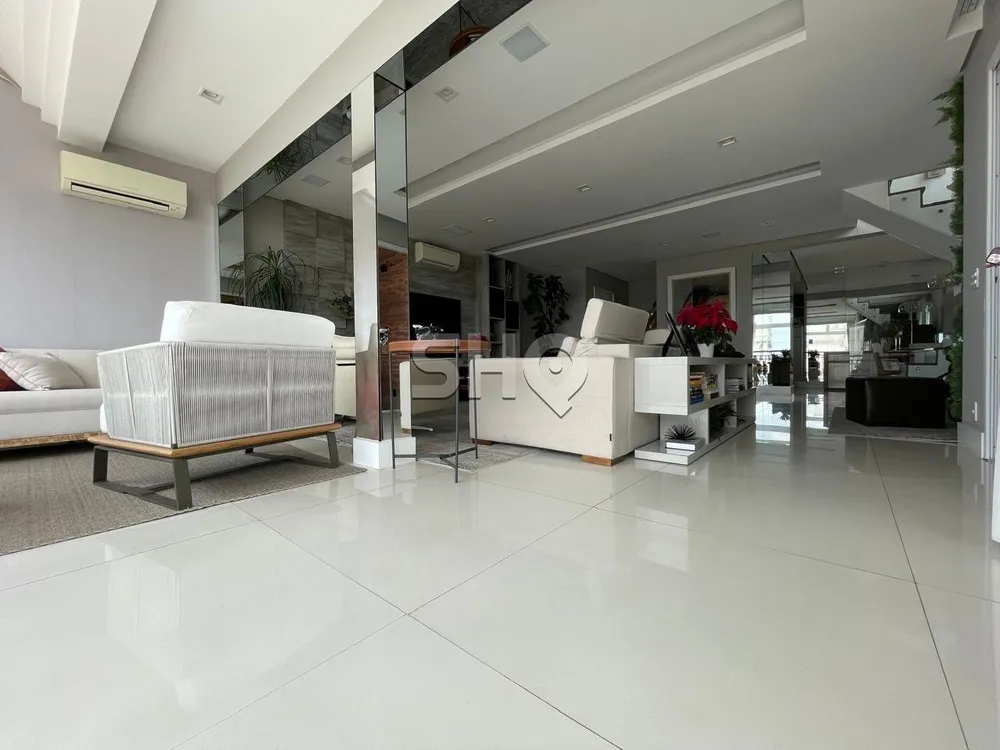Apartamento, 3 quartos, 240 m² - Foto 1