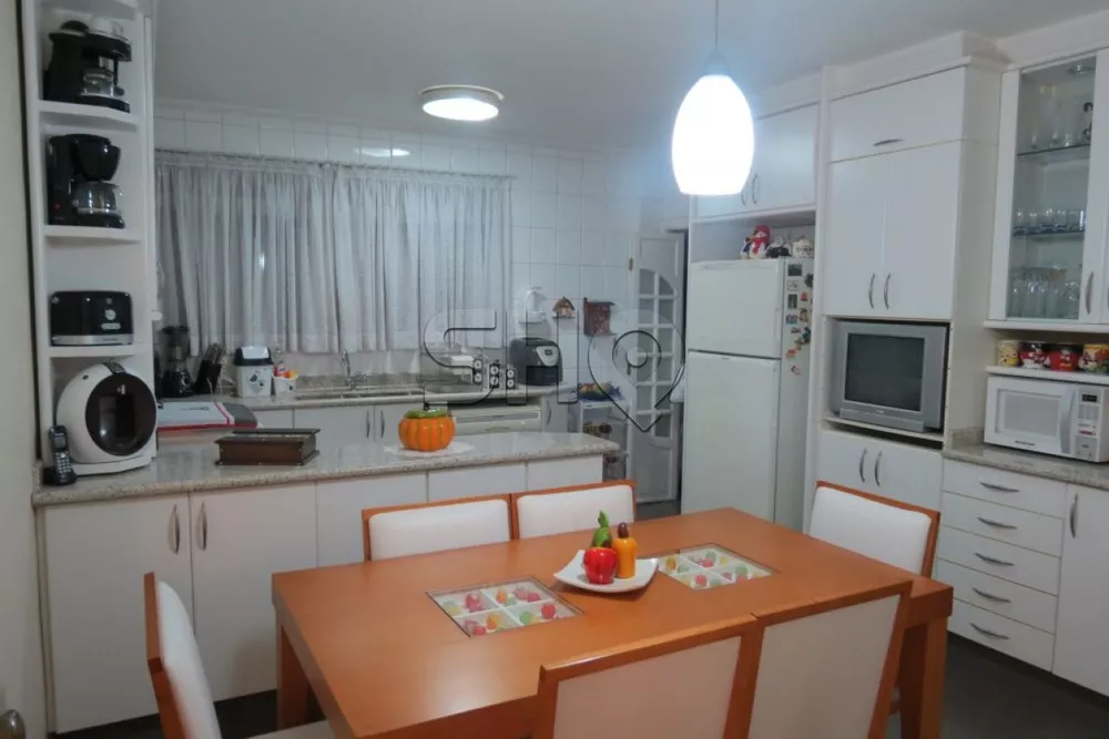 Apartamento à venda com 3 quartos, 130m² - Foto 1